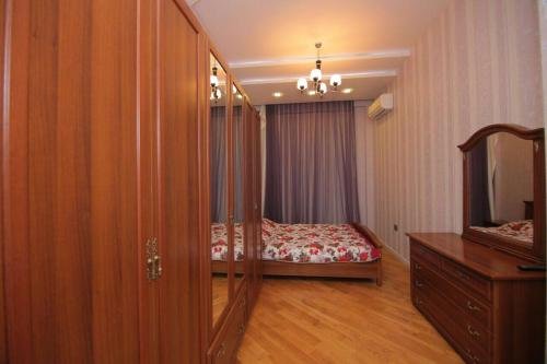 Баку: UZEIR GADGIBEKOVA 25 Street BULVAR