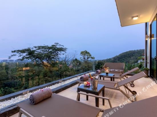 Тхаланг: Sea Horse Villa BangTao Beach
