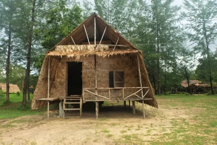 Кху Ра Бу Ри: Mr. Chuoi Bar and Hut