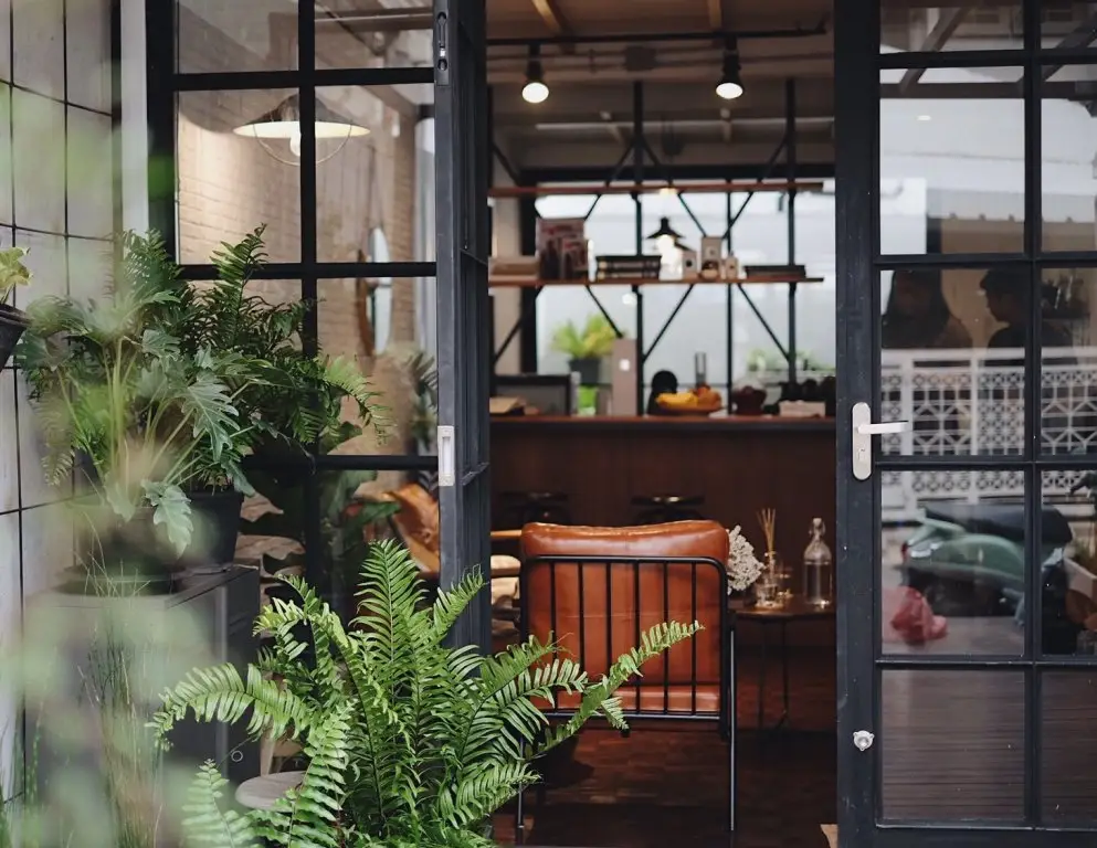 Бангкок: Designer Loft Guest House-5 bedroom with garden