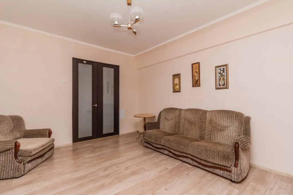 Челябинск: Uluchshennyie RentHouse Na Ul. Tsvillinga Apartments