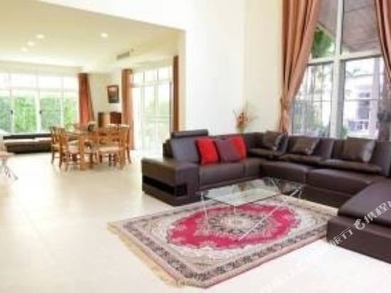 Чаам: Blue Lagoon Villa 4Br Pool Access by Renvio 00056