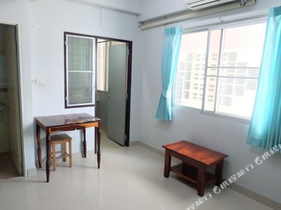 Нонтхабури: Kanyarat Apartment 2