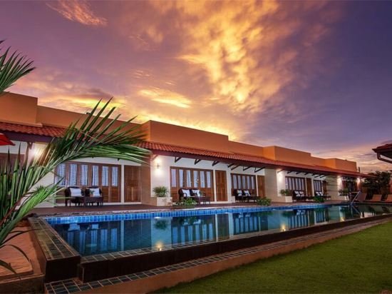 Tropical Style 10 Bedroom Pool Villa — фото 1