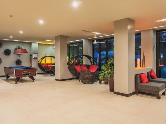 Тхаланг: Condo in Bangtao in Kris Condo 402