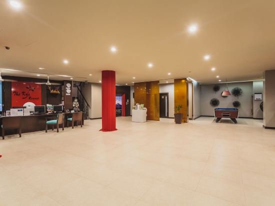 Тхаланг: Condo in Bangtao in Kris Condo 402
