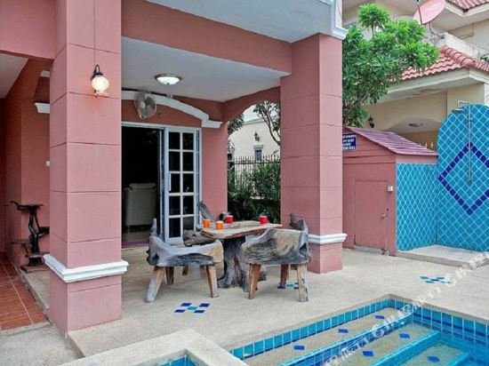 Паттайя: Jomtien 5 Bedroom Villa Sleeps 10 Close To Beach Standard Villa
