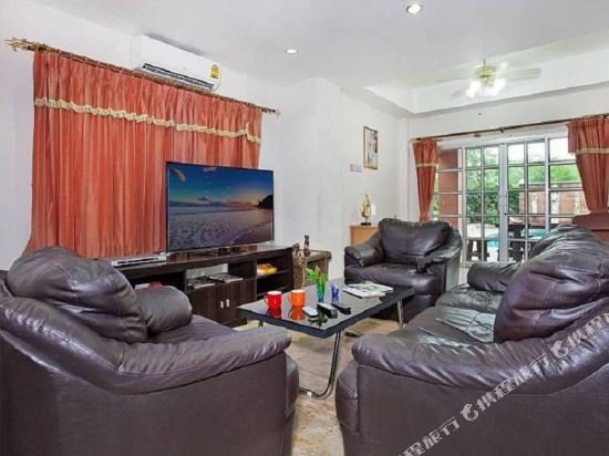 Паттайя: Jomtien 5 Bedroom Villa Sleeps 10 Close To Beach Standard Villa