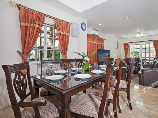 Паттайя: Jomtien 5 Bedroom Villa Sleeps 10 Close To Beach Standard Villa