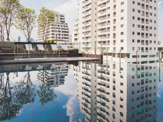 Бангкок: Superior Apartment Suite New Bangkok Central 5 Minute Walk To Asok Station