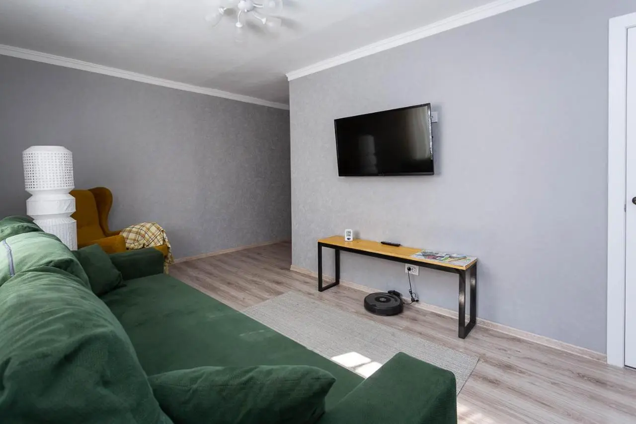 Калининград: Apartment in the Center Gray Garden