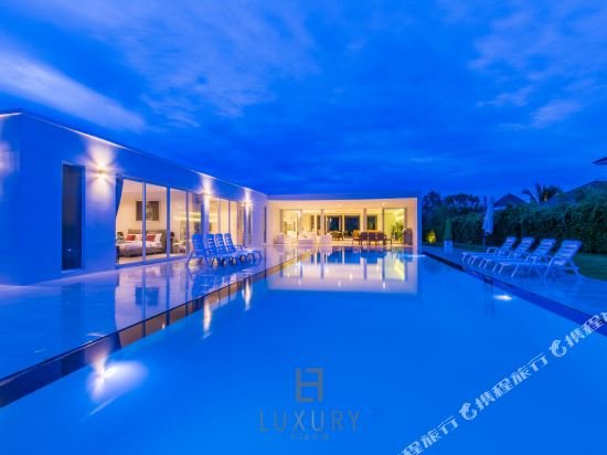 Чаам: Luxury Modern 4 Bedroom Pool Villa PH111