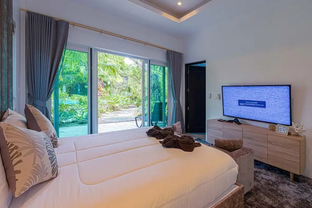 Чаам: 6BR Luxury Tropical Pool Villa PH125