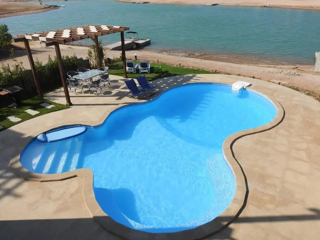 Unique 4-rooms villa w/private pool, beach & dock. — фото 1