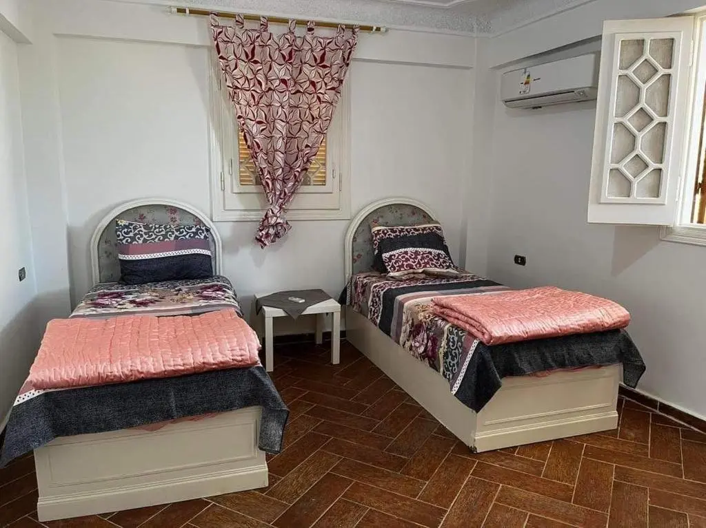Борг-эль-Араб: 5 bdr family villa with private pool and new AC, 5 min from beach