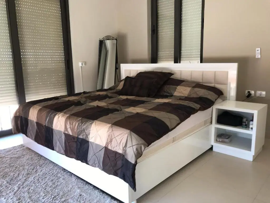 Эль-Гуна: Luxurious 3br Lakefront Town-House (Tawila)