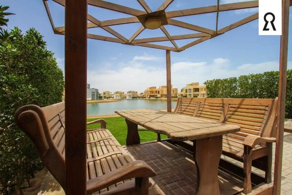 Эль-Гуна: Luxurious 3br Lakefront Town-House (Tawila)