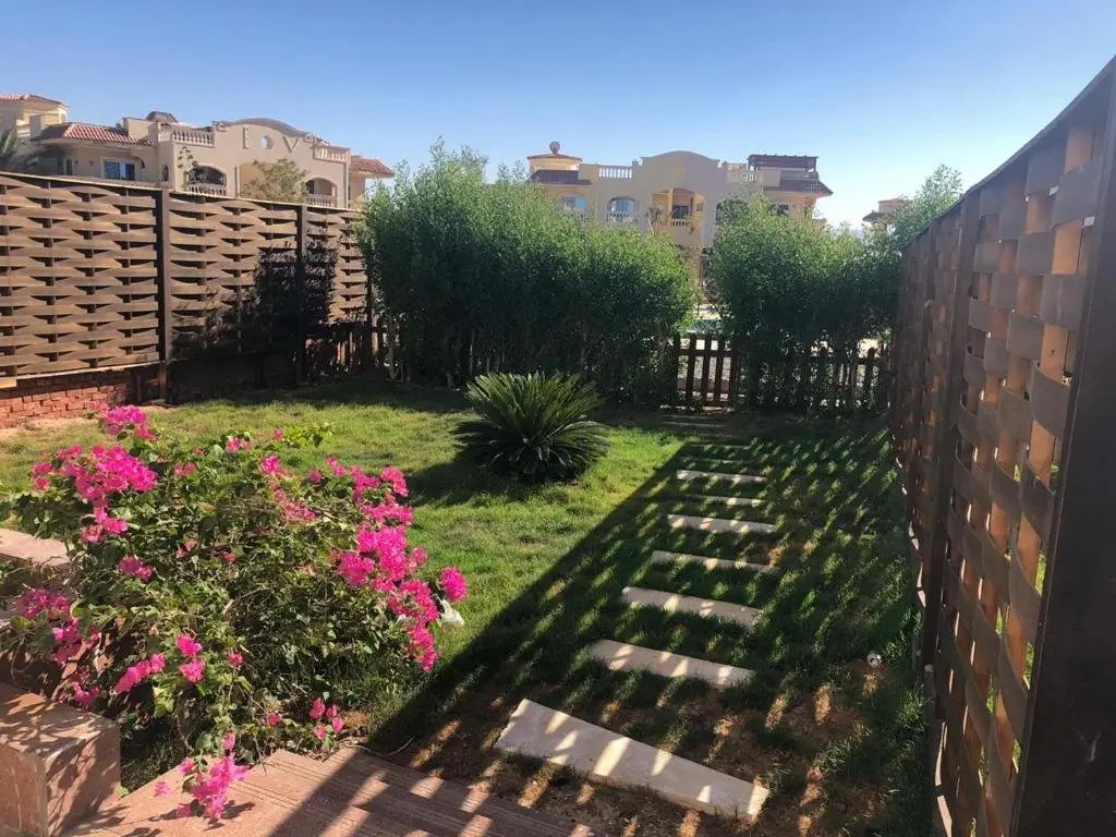 Хургада: Gouna way Amazing private chalet with private garden fits 6