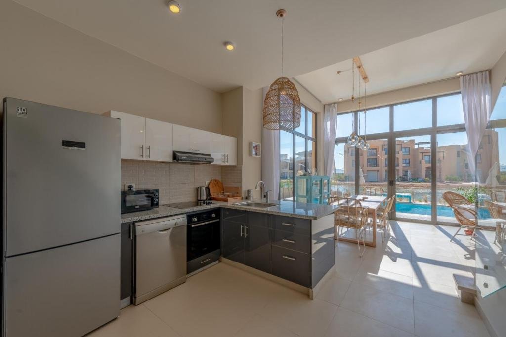 La Casa de Playa Tawila on Island 4BR Private with Heated Pool — фото 1
