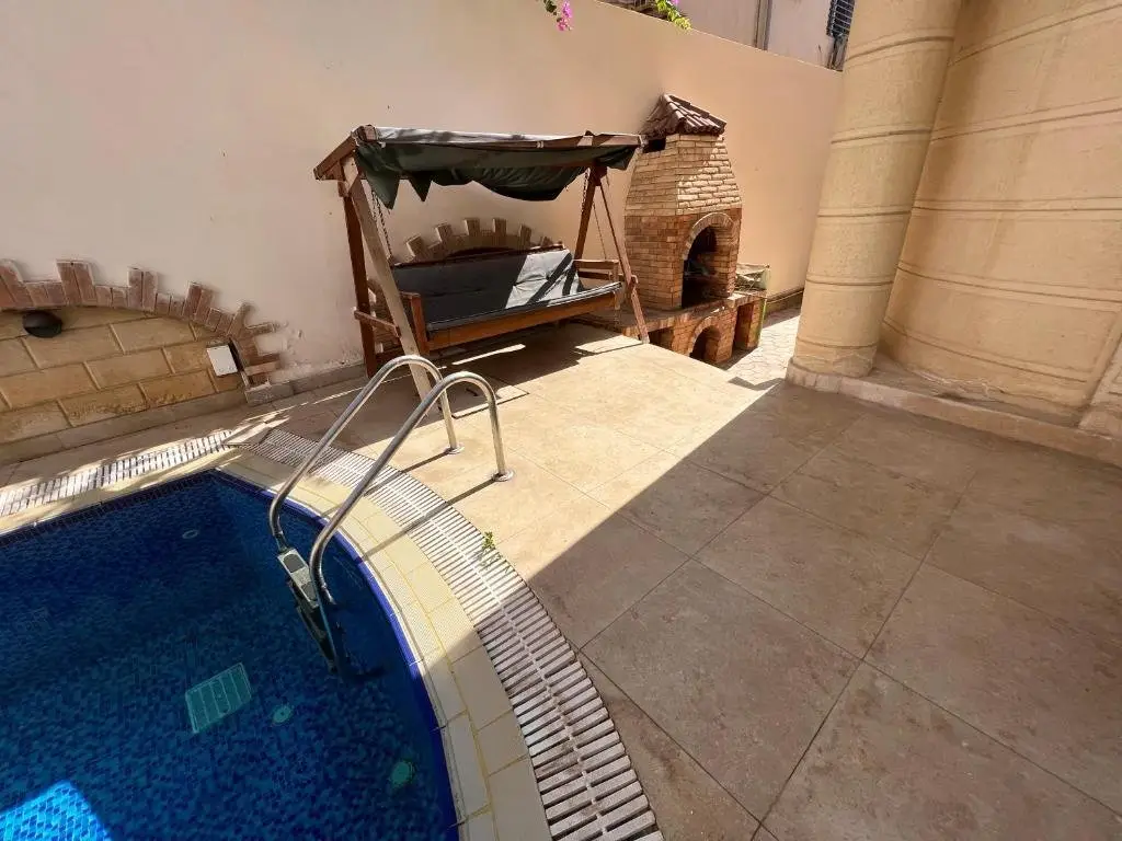 4 bedroom villa with garden and private pool — фото 1