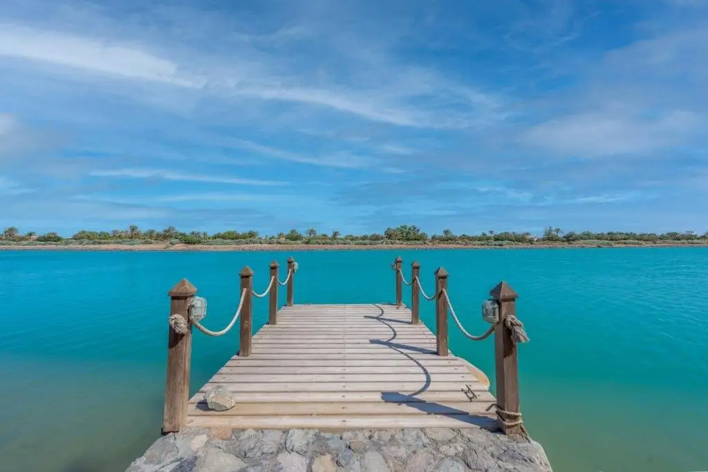 Эль-Гуна: Chic 3BR Villa West Golf with Pool, Lagoon View & Guest House