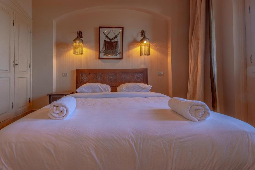 Эль-Гуна: Chic 3BR Villa West Golf with Pool, Lagoon View & Guest House