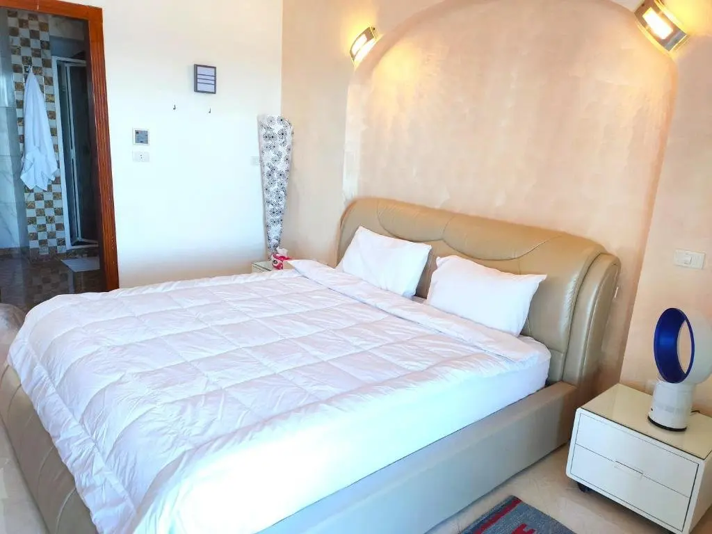 Хургада: Luxury Seafront Pool Villa - 3 Stories & Roof floor - All Master Bedrooms