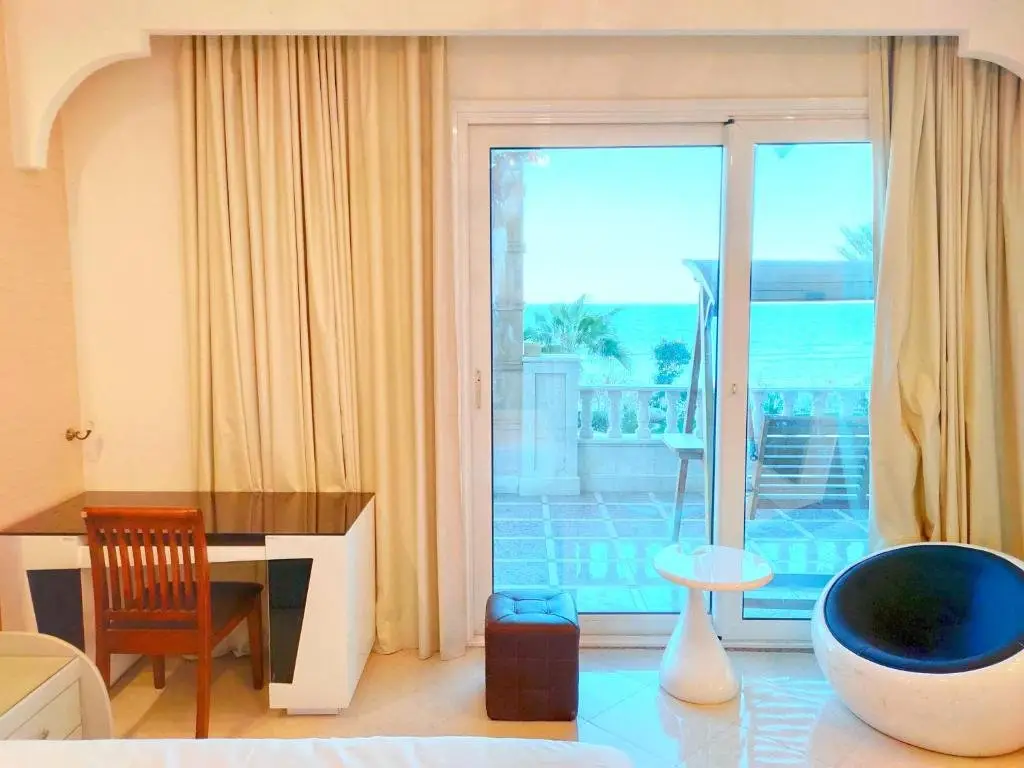 Хургада: Luxury Seafront Pool Villa - 3 Stories & Roof floor - All Master Bedrooms