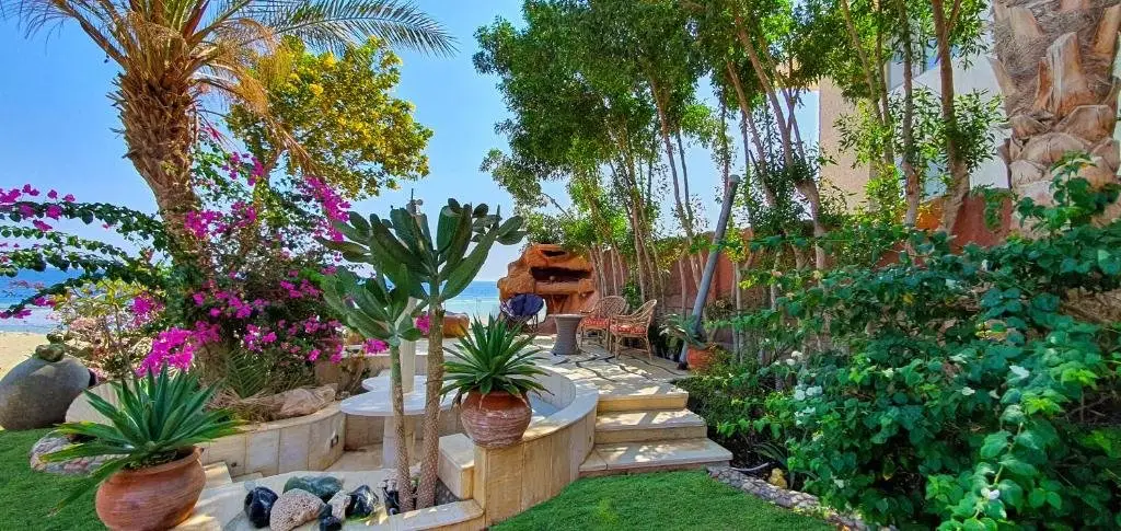 Luxury Seafront Pool Villa - 3 Stories & Roof floor - All Master Bedrooms — фото 1