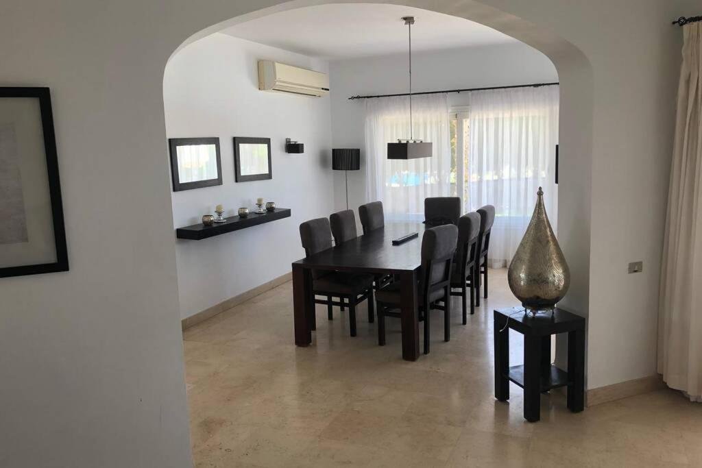 Хургада: Villa with 5 bedrooms & 4 bathrooms - private heated pool