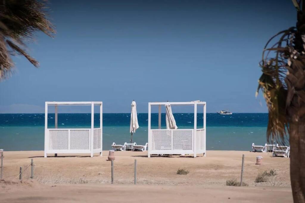 Эль-Гуна: Lovely 1 Bedroom apt. At Mangroovy residence with free access to the Beach and Pools