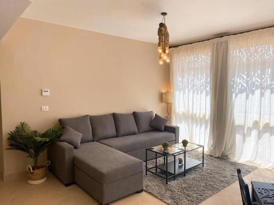 Эль-Гуна: Lovely 1 Bedroom apt. At Mangroovy residence with free access to the Beach and Pools