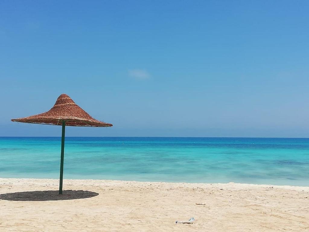 Дабаа Сити: Beachfront Chalet in gazala valley
