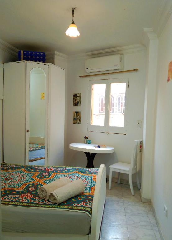Каир: Lovely Double Room with AC in Downtown