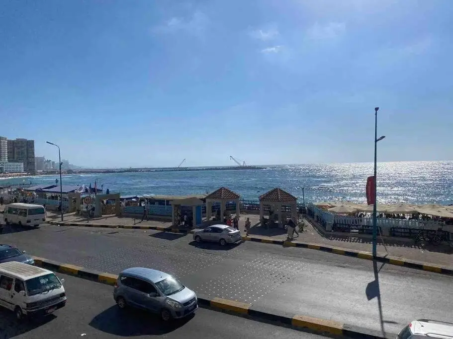 Александрия: Unique Seaview 3-Bedroom Apartment