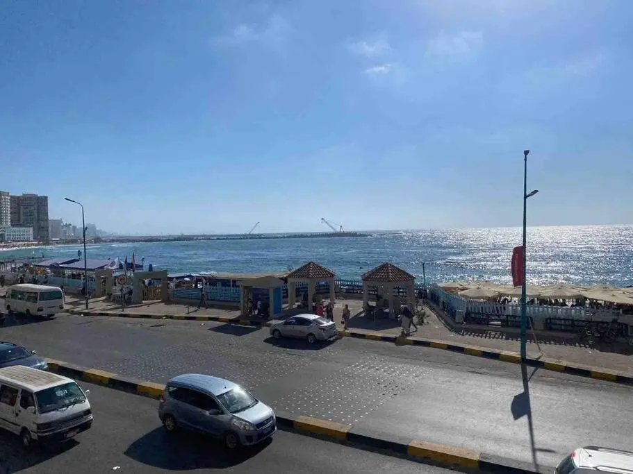 Александрия: Unique Seaview 3-Bedroom Apartment
