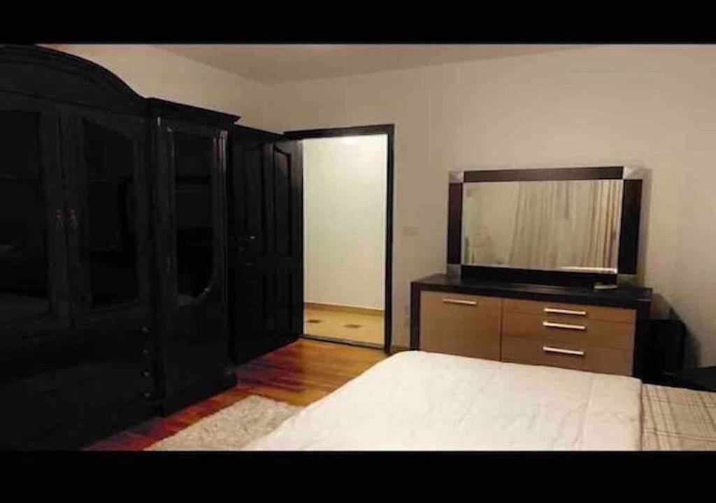 Каир: Luxurious and Modern 3 Bedroom Maadi Apartment
