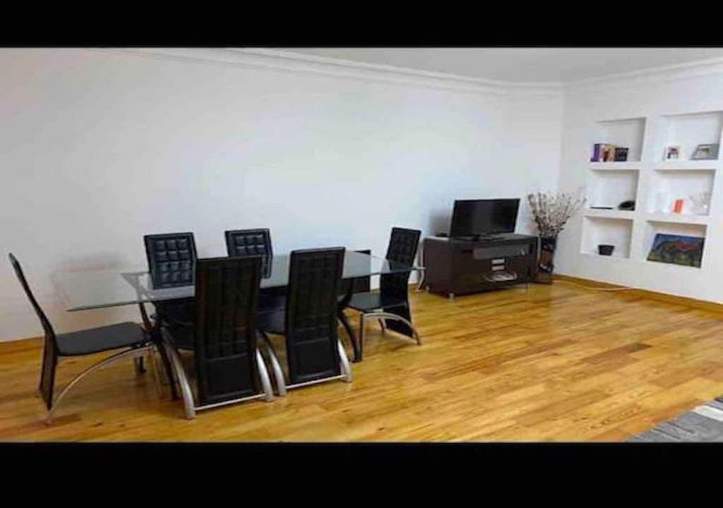 Каир: Luxurious and Modern 3 Bedroom Maadi Apartment