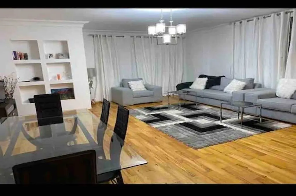 Каир: Luxurious and Modern 3 Bedroom Maadi Apartment