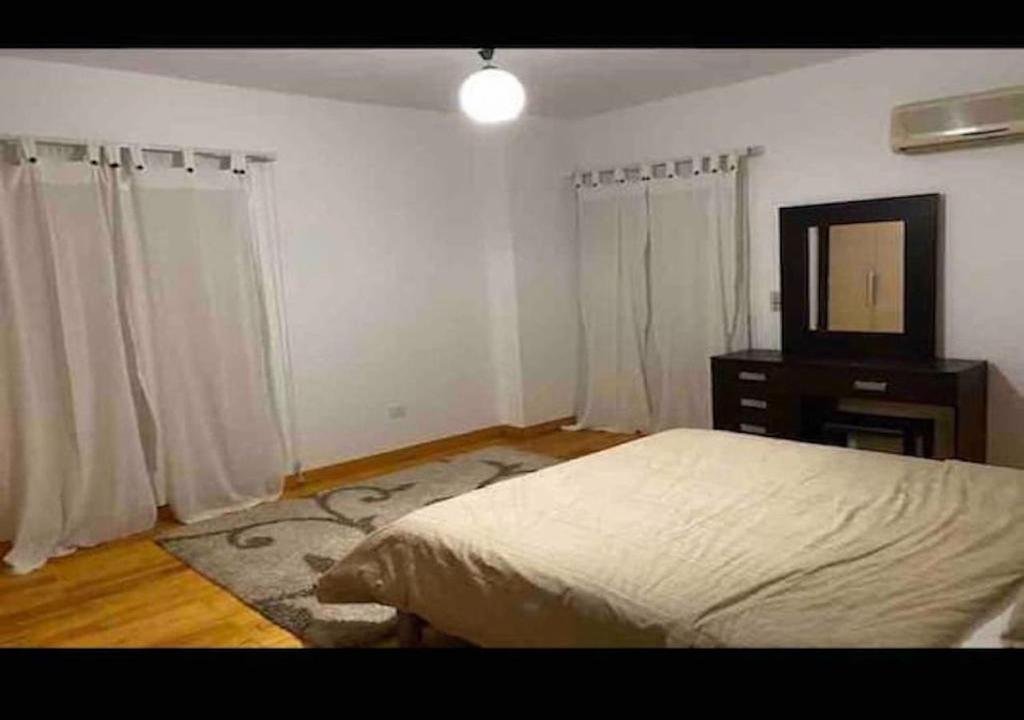 Каир: Luxurious and Modern 3 Bedroom Maadi Apartment