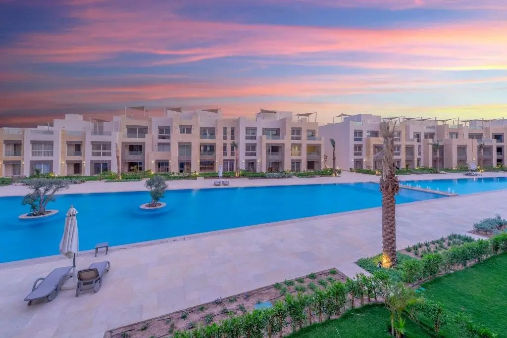 Эль-Гуна: Mangroovy 2 Bedroom Sea View Apartment, Pool & Beach