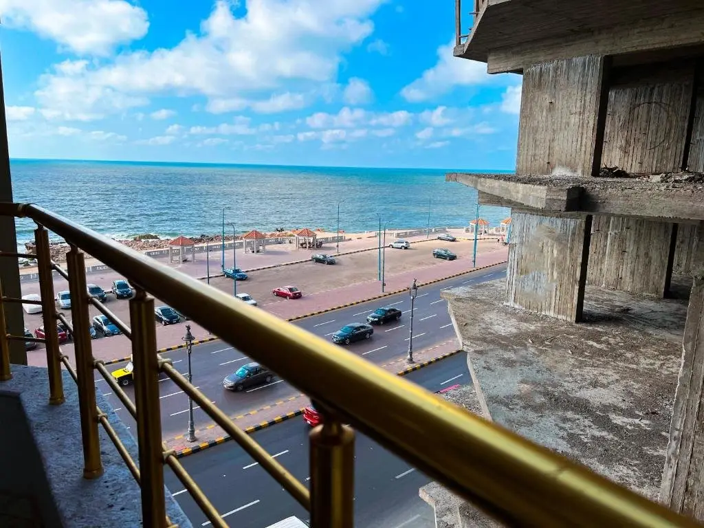 Spacious 3Bed Apt Beach Front View Of Alexandria — фото 1
