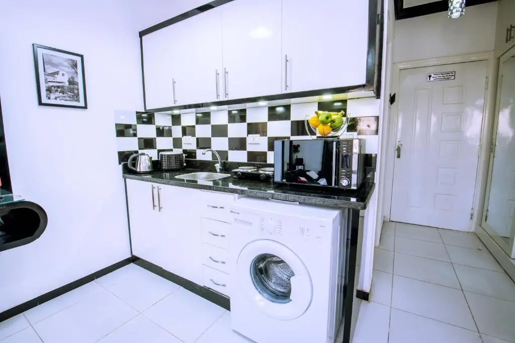 Хургада: Rare 2BD Marina Hotspot With Pool, Fast Free WIFI & Balcony - 2 Kitchens & 2 Bathrooms - Western Standards - Sheraton Plaza 414-415