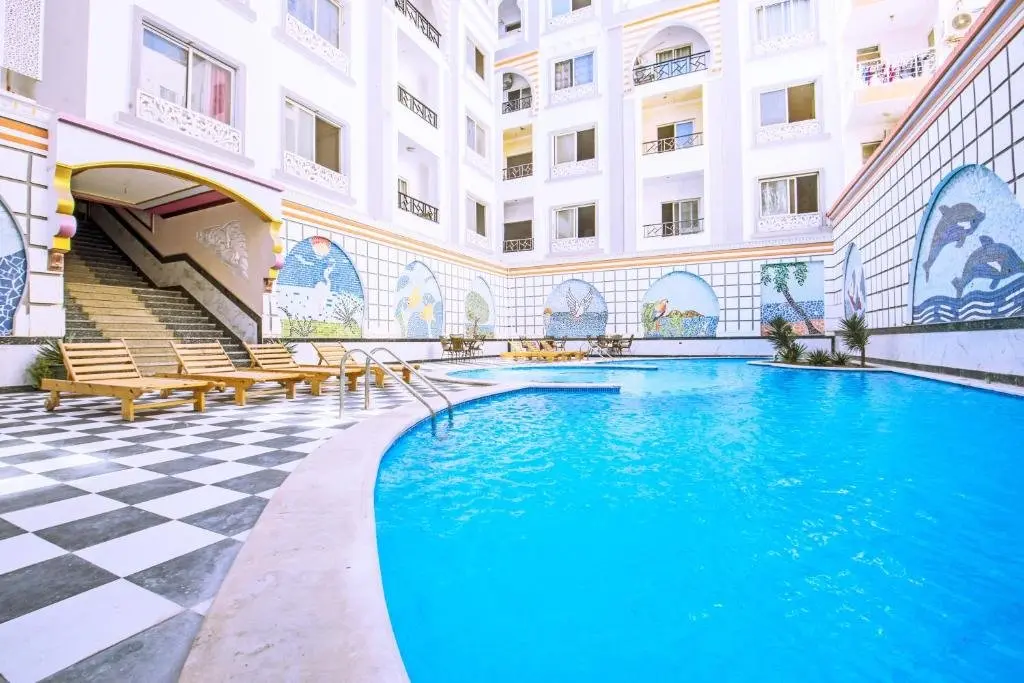 Хургада: Rare 2BD Marina Hotspot With Pool, Fast Free WIFI & Balcony - 2 Kitchens & 2 Bathrooms - Western Standards - Sheraton Plaza 414-415