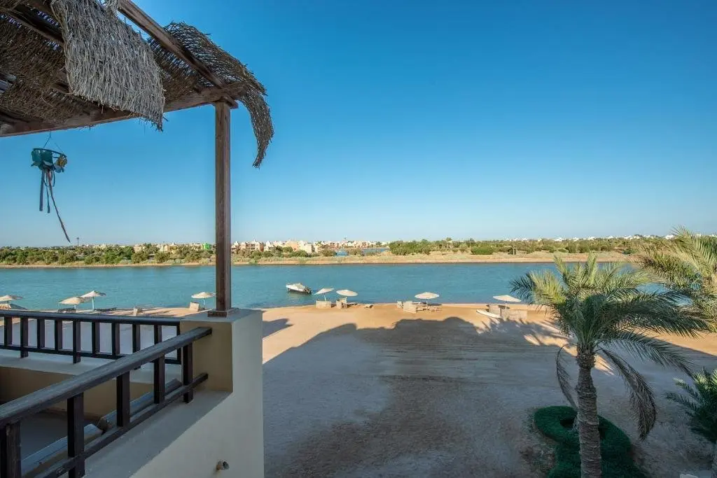 Эль-Гуна: Lagoon View 1-Bedroom Apartment in West Golf El Gouna