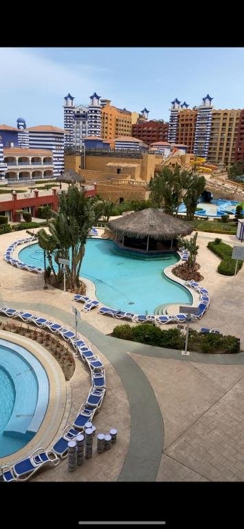 Эль-Аламейн: شاليه للايجار ببورتو مارينا غرفتين مكيفين و٢ حمام وريسبشن للتواصل ٠١٠٦٦٥٢٥٢٠٠