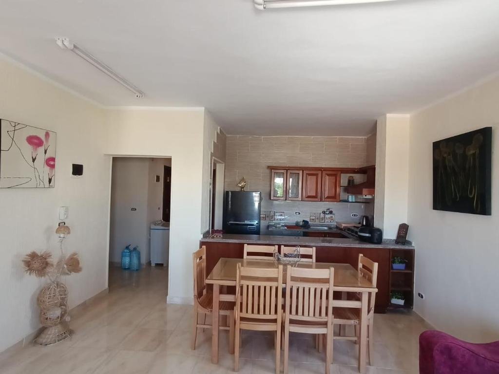 Эль-Аламейн: Lovely 2 Bedroom Home Vacation on North Coast beside Alalmin towers