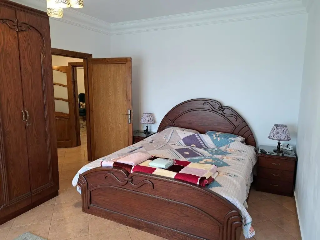 Каир: Three bedrooms apartment Nile view maadi