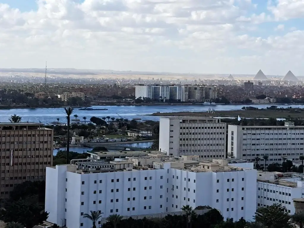Каир: Three bedrooms apartment Nile view maadi