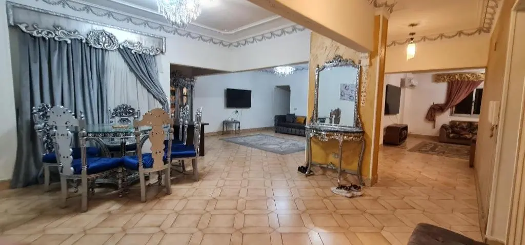 Гиза: 3 Bedroom Luxury Apartment at the Heart of Cairo